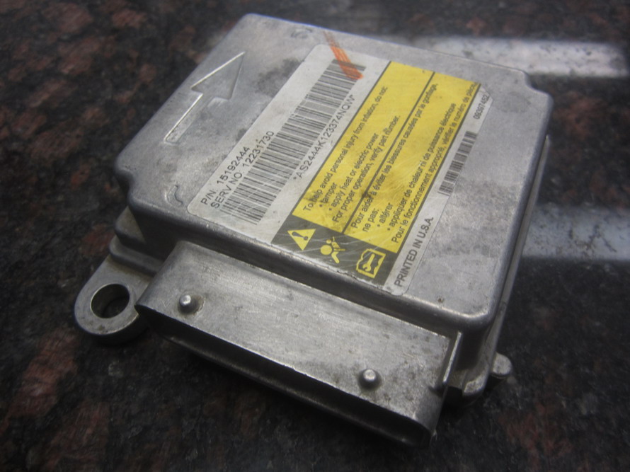 Chevy SRS AIRBAG MODULE 12231730 Used Auto Parts Mercedes Benz